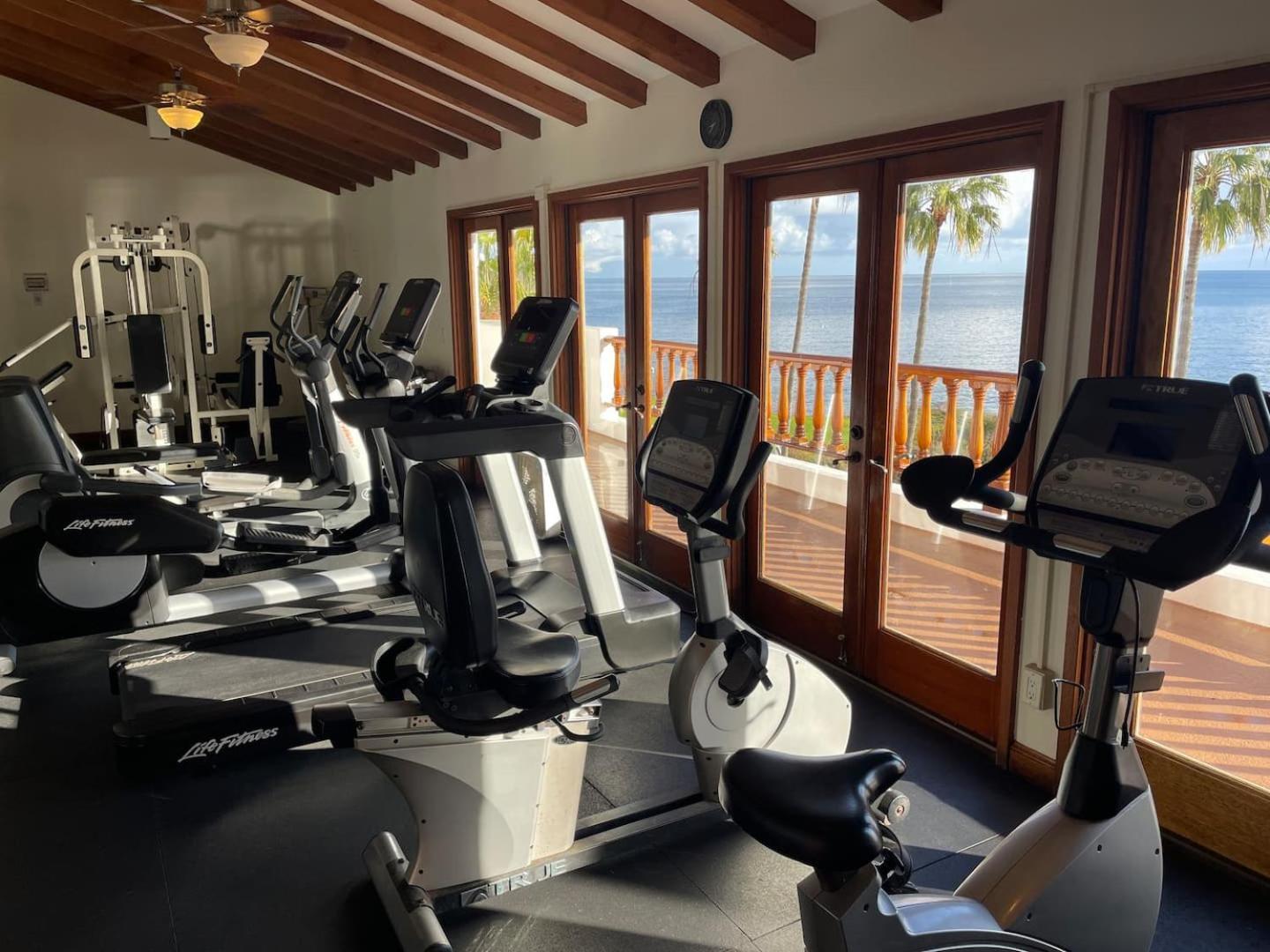 Catalina Island Getaway With 6 Seat Golf Cart Ac Apartment Avalon Exterior photo